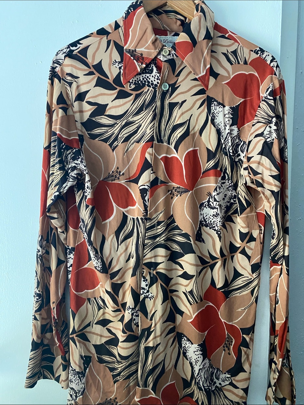 Women’s vintage Donnegal disco collar long sleeve